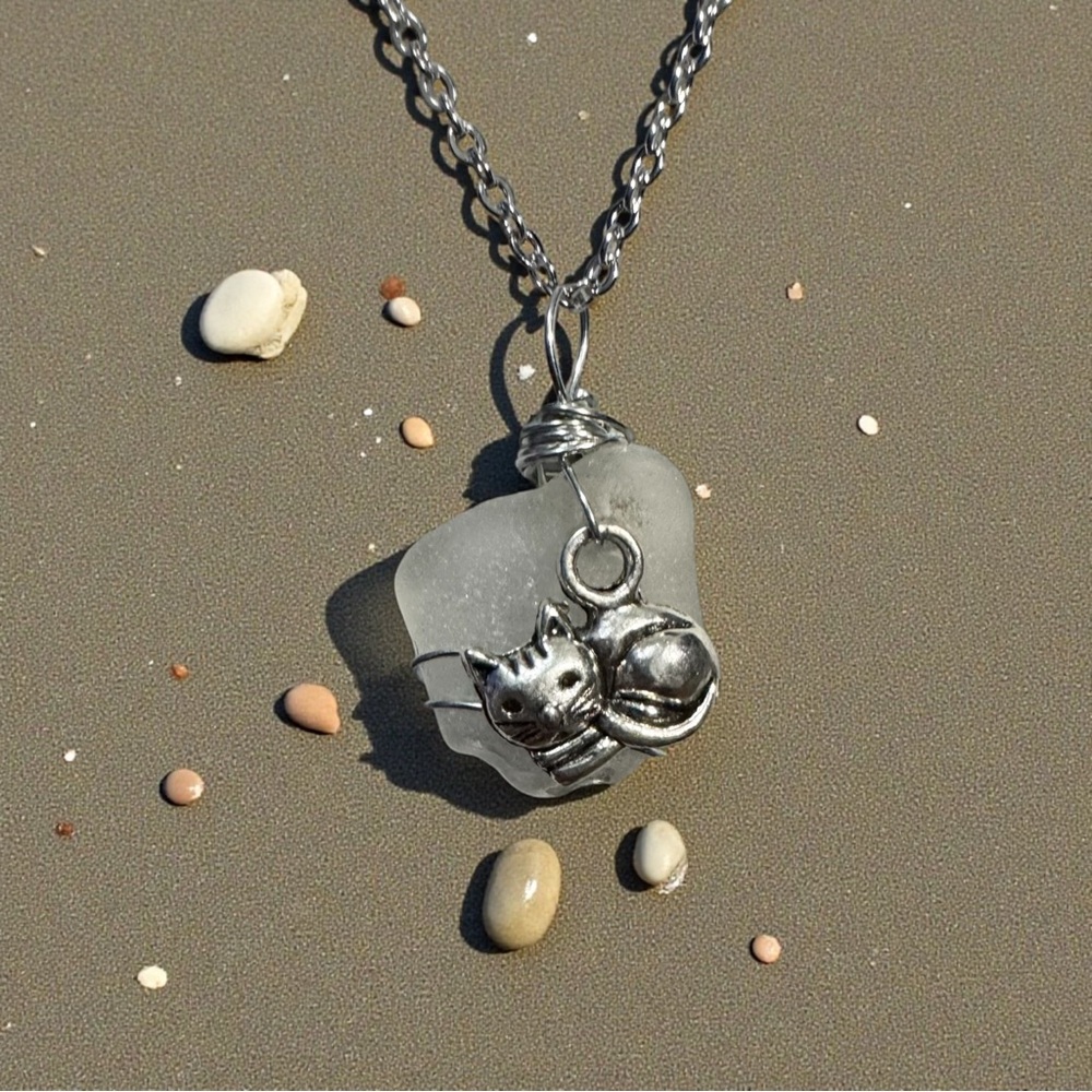 NWT OOAK Handmade Surf Tumbled Sea Glass & Cat Pendant Necklace